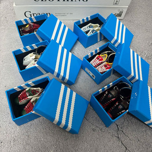 Porte-clés en PVC OEM/ODM, motif <span class=keywords><strong>chaussure</strong></span>, série équipes <span class=keywords><strong>NBA</strong></span>, pendentif <span class=keywords><strong>chaussure</strong></span> de sport, Lakers Celtics, cadeau moderne et minimaliste - Product Image 4