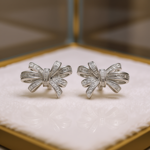 Tiffany & Co. Boucles d'oreilles en diamant, or blanc, taille baguette, couleur D, naturelles, style classique pour femme, pour mariage - Product Image 2