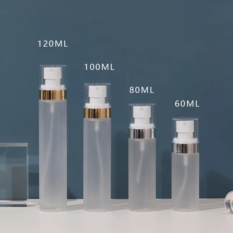 100ml 120ml crema bianca liquido per la cura della pelle logo personalizzato bottiglia di plastica rotonda pet mist e sip bottiglia d'acqua con pompa