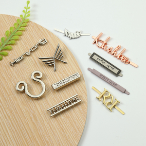 Label Kain Berkualitas Tinggi 3D Embossed, Dapat Dicuci, Bentuk Persegi Panjang, Logo Logam <span class=keywords><strong>Custom</strong></span>, Ukiran Merek untuk Pakaian - Product Image 4