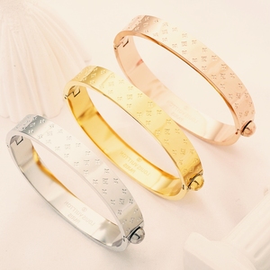 Bracciale a Polsino in Acciaio Inossidabile <span class=keywords><strong>di</strong></span> <span class=keywords><strong>Marche</strong></span> Famose <span class=keywords><strong>di</strong></span> Gioielleria Fine, <span class=keywords><strong>Bracciali</strong></span> <span class=keywords><strong>di</strong></span> Design per Donne, Bracciale <span class=keywords><strong>di</strong></span> Lusso - Product Image 1