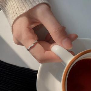 Anillo de Plata de Ley S925 con Estrella para Mujer, Estilo Simple y Moderno, Chapado en Oro de 18K, Versátil, Diseño de Espiral, Tejido Fino y Abierto - Product Image 4