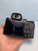 Appareil photo hybride plein format Sony A7m1 d'occasion, prêt à être expédié