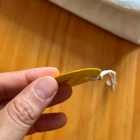 Étiquettes volantes personnalisées pour vêtements, étiquettes suspendues avec logo sur mesure, formes personnalisées, estampage à chaud doré pour jeans et vêtements