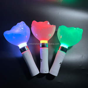 Richshining แท่งไฟรูปกุหลาบอย่างเป็นทางการสำหรับคอนเสิร์ต Ag3 K-Pop แบบแท่งไฟกะพริบอุปกรณ์สำหรับการเชียร์คอนเสิร์ตของแฟนๆ - Product Image 1