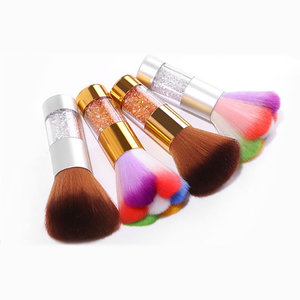 Brocha de base plana líquida única de maquillaje <span class=keywords><strong>Kabuki</strong></span> de plástico largo negro y dorado de etiqueta privada de alta calidad - Product Image 2