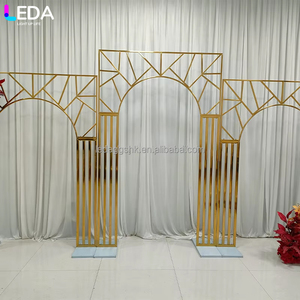 Arco Decorativo LEDA Moderno y Elegante en Dorado para Bodas, Eventos y Fiestas, con Soporte Desmontable de Acero Inoxidable - Product Image 1