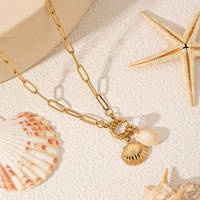 Summer New Ocean Style Jewelry Collier pendentif en acier inoxydable plaqué or PVD 18 carats avec perles de conque