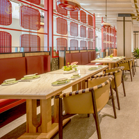 Ensemble table et chaises de luxe JEILI en bois, moderne, pour extérieur, usage commercial, mobilier de restaurant sur mesure de Foshan, Chine, avec banquette.