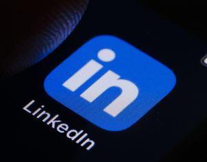 สมาชิก <span class=keywords><strong>LinkedIn</strong></span> <span class=keywords><strong>Premium</strong></span> สิทธิพิเศษทั้งแพลตฟอร์ม ครอบคลุมการพัฒนาอาชีพ การสร้างเครือข่าย และการใช้งานระดับมืออาชีพในทุกวัน - Product Image 1