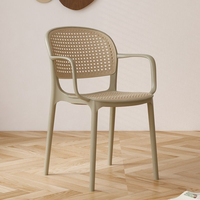Chaise de salle à manger en plastique empilable moderne EaseNeat, design tendance pour usage intérieur/extérieur, café, restaurant, usage quotidien
