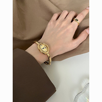 Jam Tangan Wanita Vintage Mewah Berkualitas Terbaik, Mesin Quartz, Mini Baru, Cantik, Warna Emas, Model Bathtub