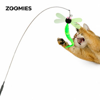 Offre Spéciale : Jouet Baguette Réaliste pour Chat en Forme de Libellule avec Ailes en PVC Transparent, Tige de 90 cm, Clochette et Insecte Volant de 25 cm
