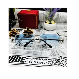 แว่นกันแดดเพชรโมอิสซาไนต์คุณภาพพรีเมียม เลนส์โพลาไรซ์ป้องกันรังสียูวี 400 แฟชั่นสำหรับผู้ชายและผู้หญิง เหมาะสำหรับกิจกรรมกลางแจ้ง มีจำหน่ายแล้ว - Product Image 1