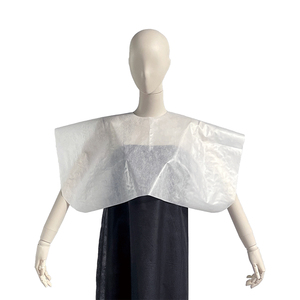 Cape d'épaule jetable blanche en film PE non tissé, écologique, résistante à l'eau, châle magique, logo personnalisé pour salons <span class=keywords><strong>de</strong></span> coiffure et barbiers - Product Image 1