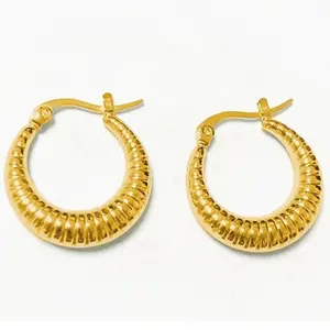 Inspirieren Sie Schmuck Mode heiß verkaufen Moonbud horizontale Maserung 18 Karat Gold hohle Edelstahl Ohrringe Frauen Accessoires