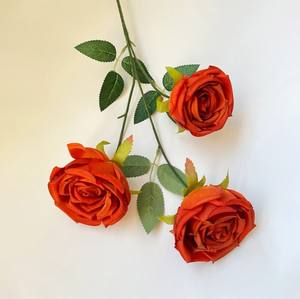 Fleurs artificielles en vrac de type rose impériale à trois têtes : bouquet de mariée, fleur commémorative, décoration d'hôtel - Product Image 4