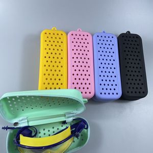Pochette de rangement oblongue en silicone perforé de qualité alimentaire avec fermeture éclair, étui respirant pour équipement de piscine et de plage - Product Image 2