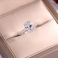 Bague ovale torsadée en argent S925 avec moissanite - Sertissage à quatre griffes avec bande torsadée et diamants pavés pour femme