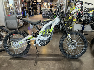 Moto tout-terrain électrique Surron Light Bee X Silver, cadre en aluminium forgé, 75 km/h, couple élevé, moto de trail enduro - Product Image 2