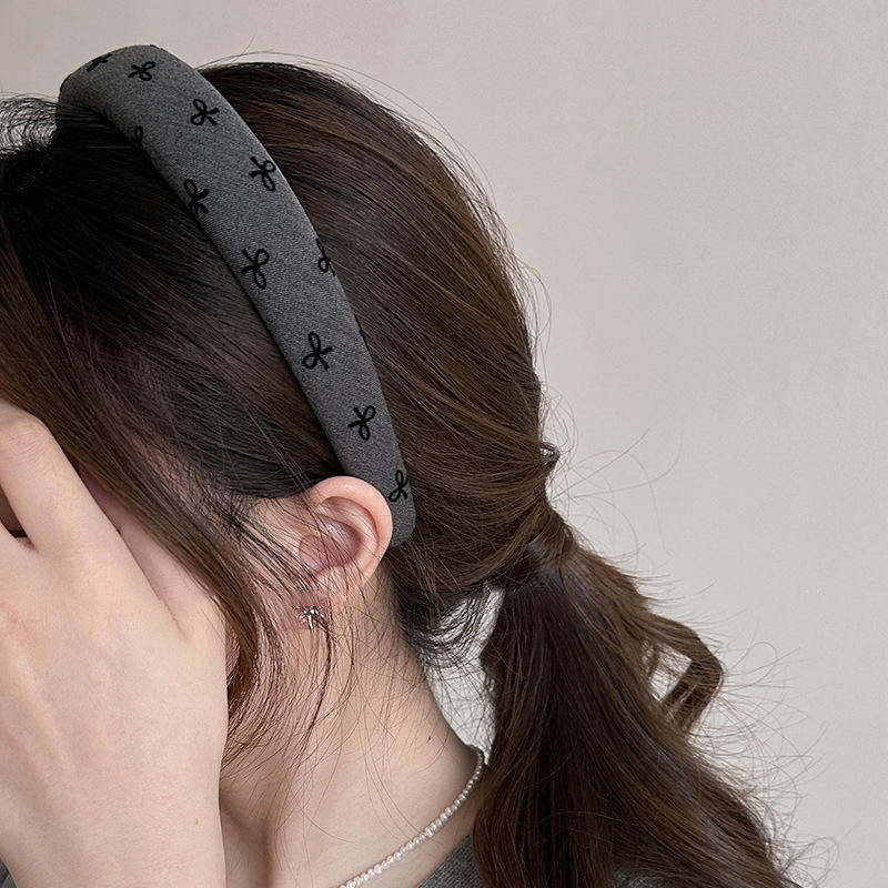 1 gray butterfly 3cm wide