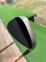 Wedge de golf à haut spin économique, tête de club forgée souple, OEM ODM, logo personnalisé, pour les coups de sauvetage sur le green