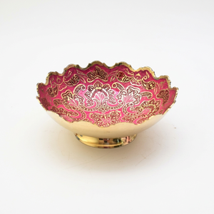 ชามเสิร์ฟตกแต่งทองเหลืองเคลือบสีชมพู – ชามเสิร์ฟปลอดภัยสำหรับอาหาร เหมาะสำหรับตกแต่งบ้านตามธีมและเป็นของขวัญ - Product Image 1