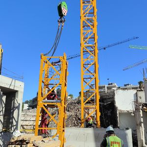 8 Ton Yük Kapasiteli Düz Tavanlı Kule Vinç QTZ125 6015 42.8m Serbest Yükseklikli Kule Vinç Tedarikçisi CE Belgeli - Product Image 4