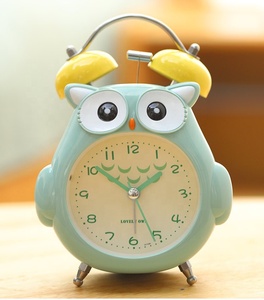 Reloj de Escritorio con Diseño de Búho, Luz Nocturna de Color Cálido, Reloj Despertador con Campana, Decoración para Escritorio, Mesita de Noche, Oficina, Descanso, Dormitorio - Product Image 6