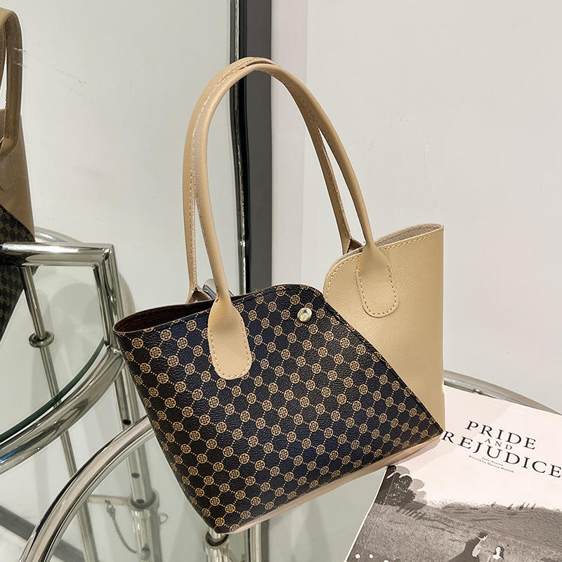 สีแอปริคอท