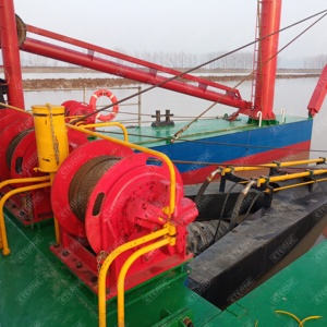 Pompe de dragage modulaire de 10 pouces avec moteur de 250 kW et moteur diesel pour <span class=keywords><strong>le</strong></span> nettoyage des lagunes et des embouchures de rivières, équipée d'un treuil de traversée équilibré - Product Image 2