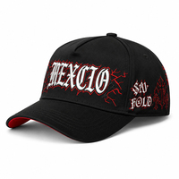 Cappellino da Baseball Ricamato con Lettere in Stile Old English, Logo Personalizzato, Grafica Fulmine, Snapback, Sottocappello Rosso con Arte Tatuata