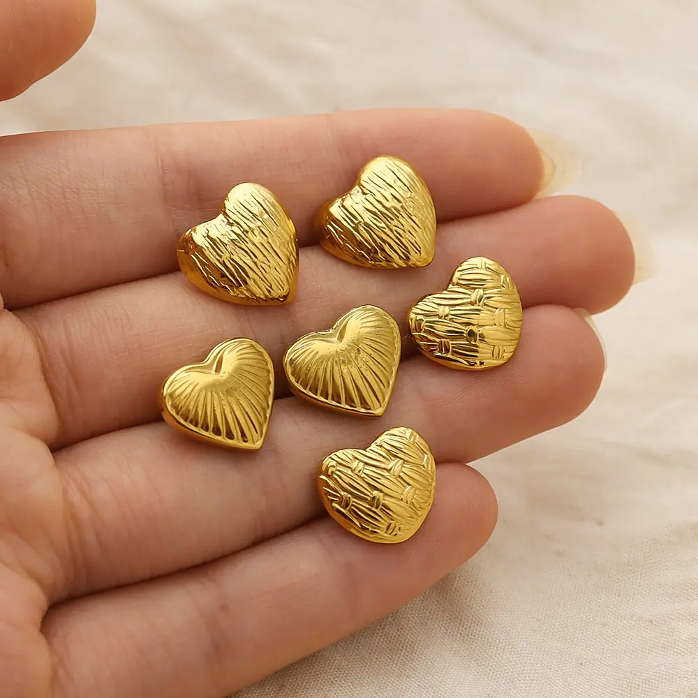 Gioielli popolari accessori per donna gioielli di moda a forma di cuore in oro placcato 18k orecchini in acciaio inossidabile