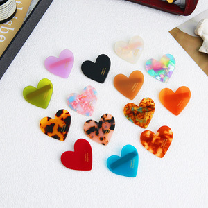 Pinza de Pelo Coreana Retro con Corazón de Acetato Hecha a Mano para Mujer, Elegante y Versátil, Tipo Pico de Pato - Product Image 1