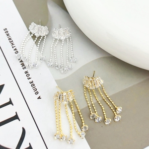 ต่างหูทรงเสาแฟชั่น ทำจากเงินแท้ S925 ชุบทอง 18K ป้องกันการเกิดออกซิเดชัน ดีไซน์สวยงาม ไม่ก่อให้เกิดอาการแพ้ - Product Image 6