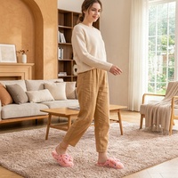 Pantoufles d'intérieur chaudes et épaisses en peluche douce et confortable, antidérapantes, en coton à pois avec nœud pour femme