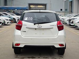 Auto YT Toyota <span class=keywords><strong>Yaris</strong></span> L Sedán de Gasolina 1.5L 112Hp CVT con Volante a la Izquierda para Uso Familiar Toyota <span class=keywords><strong>Yaris</strong></span> L de Segunda Mano - Product Image 6