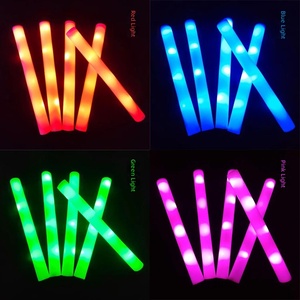 Bâtons lumineux LED en mousse personnalisables avec logo, 48 cm, étanches, durables, vente en gros pour mariages, concerts, fêtes de Noël, en vrac - Product Image 2