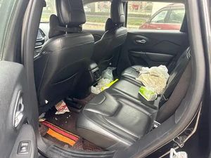 Jeep Cherokee SUV 2017, <span class=keywords><strong>2018</strong></span>, 2019 Usado con Personalización Interior y Transmisión Automática - Product Image 4