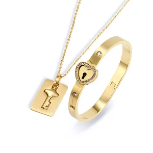 Hadiah perhiasan pasangan Fashion gelang kunci baja tahan karat kalung liontin kunci berlapis emas 18K dan gelang Bangle kunci