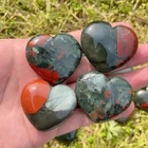 Piedra de la Paz de Corazón Abultado de Heliotropita Africana Pulida Natural, Tallada a Mano, de Cristal de Seftonita, Piedra de Bolsillo para Reiki y Chakras - Product Image 4