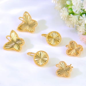 Pendientes de Moda de Lujo en Color Dorado, Pendientes de Mariposa Chapados en Oro de 21k para Mujer, para Uso Diario - Product Image 1