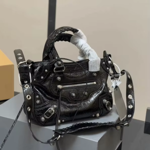 Sac à main polyvalent et tendance pour femme, style rétro haut de gamme, avec fermeture éclair, sac à bandoulière durable pour motardes - Product Image 5