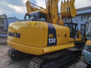 Excavatrice sur chenilles Komatsu PC130-7 d'occasion de haute qualité, équipement de construction hydraulique de taille moyenne - Product Image 5