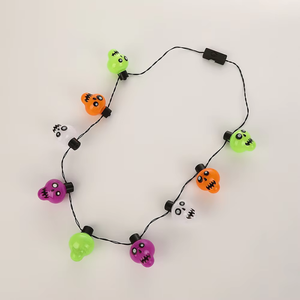 Collier LED Lumineux d'Halloween avec 9 Lumières, Tête de Mort Réutilisable Écologique pour Fêtes Costumées et Cérémonies de Remise des Diplômes - Product Image 4