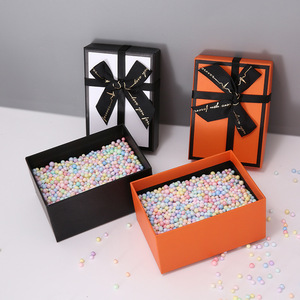 Boîtes cadeaux rigides personnalisables pour vêtements, foulards, perruques - Laminage mat, vernis sélectif UV, gaufrage, emballage cadeau artisanal pour entreprises avec nœud - Product Image 6