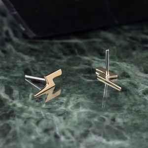 Brincos de Ouro Sólido 14K Sem Rosca com Fecho Push-in, Joias de Piercing em Ouro 14K - Product Image 2