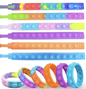 Sıcak satış kabarcıklar bilek bilezik Fidget Popit silikon duyusal oyuncak bileklik renkli kravat boya Fidget bilezik
