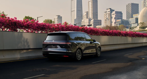 SUV Eléctrico de Lujo de Primera Categoría NIO ES, Vehículo Ejecutivo de Ocho Plazas con Tecnología Inteligente - Product Image 5