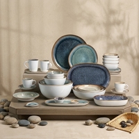 Service de table en céramique EKA de luxe, personnalisé OEM, avec glaçure réactive, en grès céramique, comprenant tasses, bols et assiettes